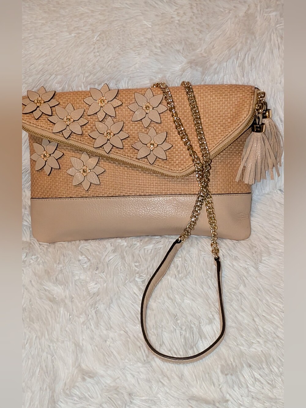 Henri Bendel Debutante Petal Straw Clutch Rare Beige EUC